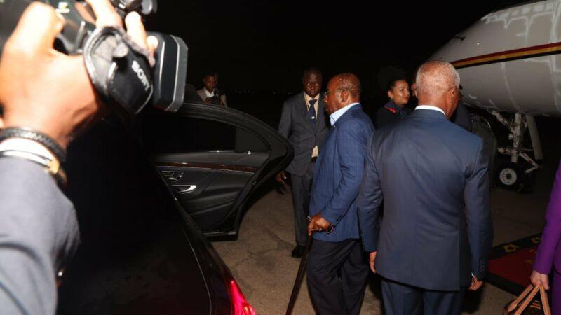 Ali Bongo et sa famille partent pour une longue durée en Angola après leur remise en liberté