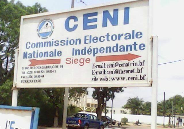 Le gouvernement burkinabè dissout la CENI