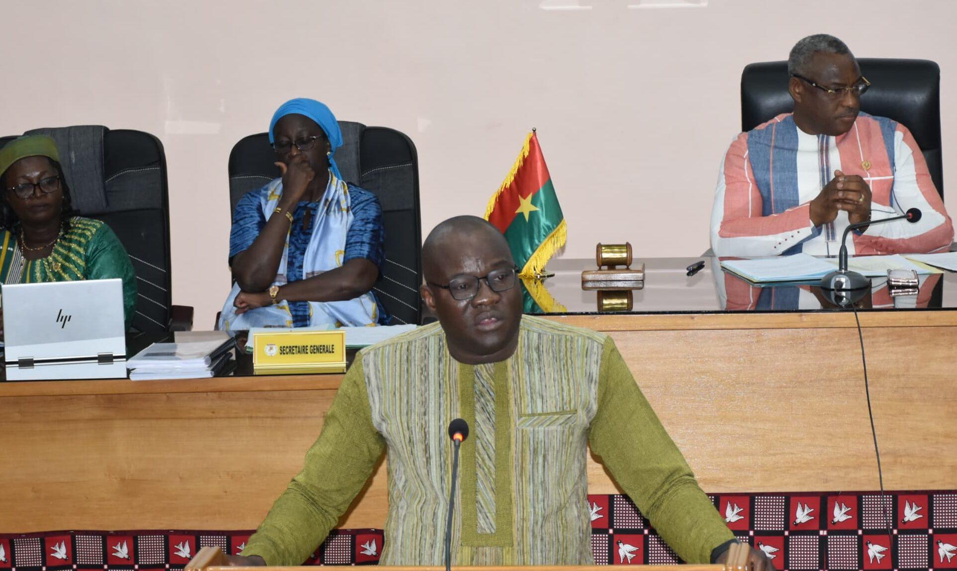 Le Parlement Burkinabè approuve le Document de programmation budgétaire et économique pluriannuel 2026-2028
