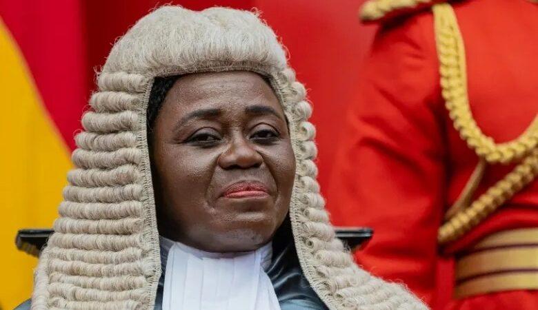 Le président ghanéen, Mahama limoge la présidente de la Cour suprême