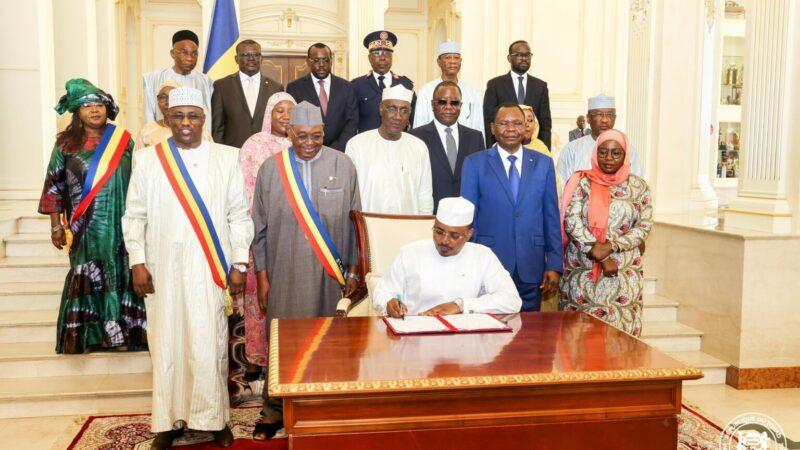 Le Chef de l’Etat tchadien promulgue la Constitution révisée