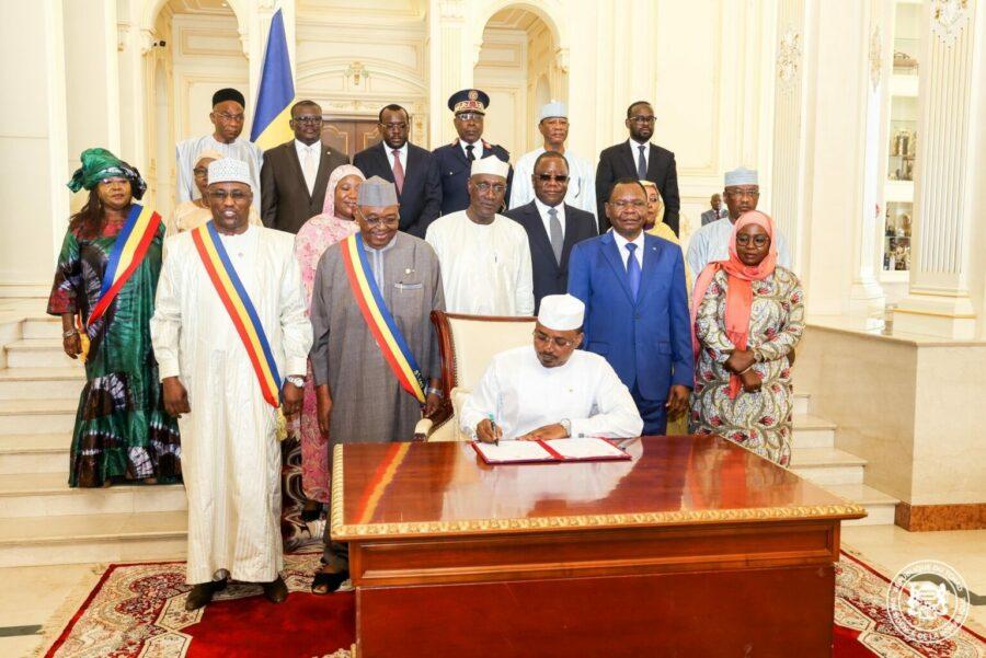 Le Chef de l’Etat tchadien promulgue la Constitution révisée