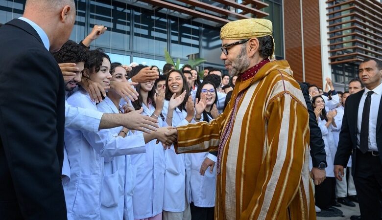 Le Roi Mohammed VI inaugure le CHU International de Rabat et ordonne la mise en service du CHU d’Agadir