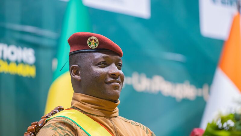 Le Burkinabè Ibrahim Traoré prend la tête de l’AES