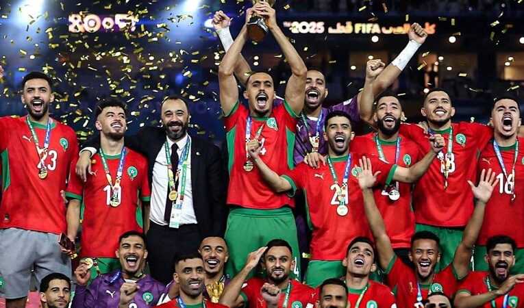 Football : Le Roi Mohammed VI félicite les Lions de l’Atlas, vainqueurs de la Coupe Arabe-Qatar 2025