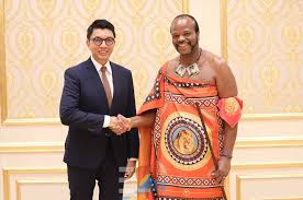 Madagascar condamne la visite de l’ancien président Rajoelina au Royaume d&rsquo;Eswatini