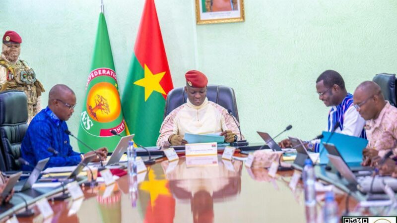 Le gouvernement burkinabè se lève contre les abus tarifaires dans les structures privées de l’enseignement
