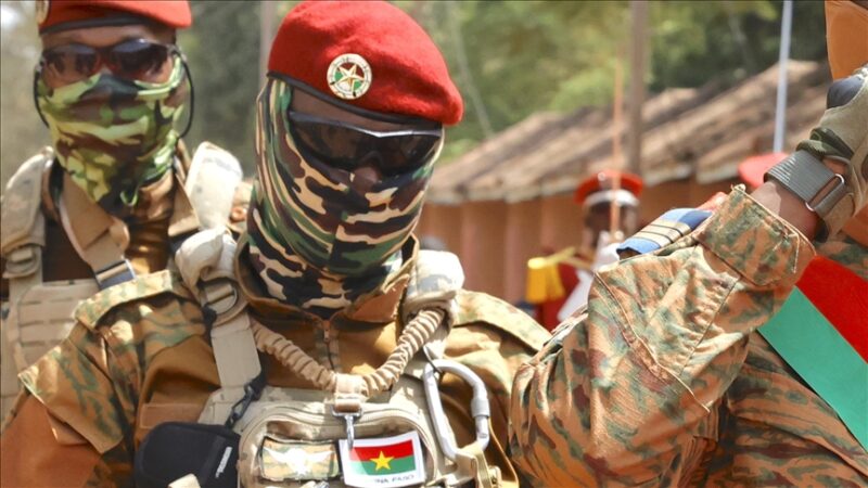 L’armée burkinabè accuse indirectement, la France de soutenir des groupes terroristes agissant au Burkina Faso