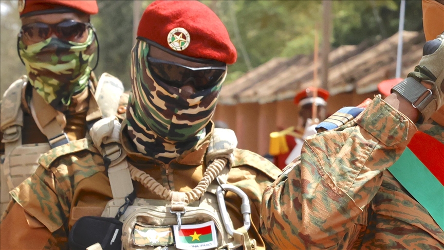 L’armée burkinabè accuse indirectement, la France de soutenir des groupes terroristes agissant au Burkina Faso