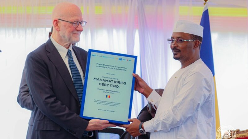 Le Président tchadien Mahamat sacré champion de la vaccination