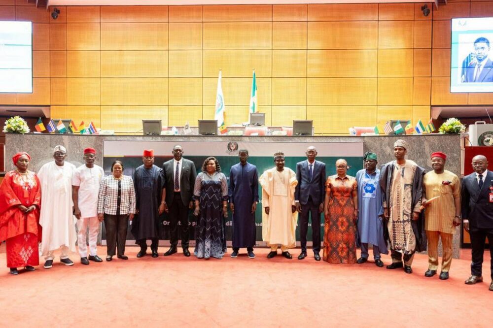 Le président en exercice de la CEDEAO, Diomaye Faye installe à Abuja, les nouveaux juges de la Cour de justice communautaire